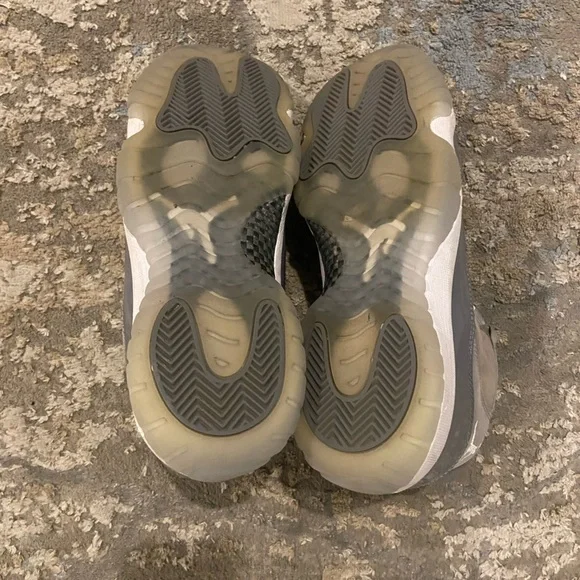 Jordan 11 Retro Cool Grey sneakers